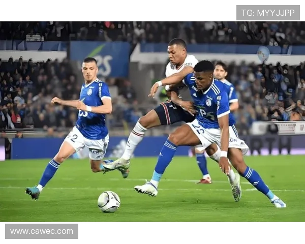 诺丁汉森林与巴恩斯利激战比分揭晓精彩瞬间回顾